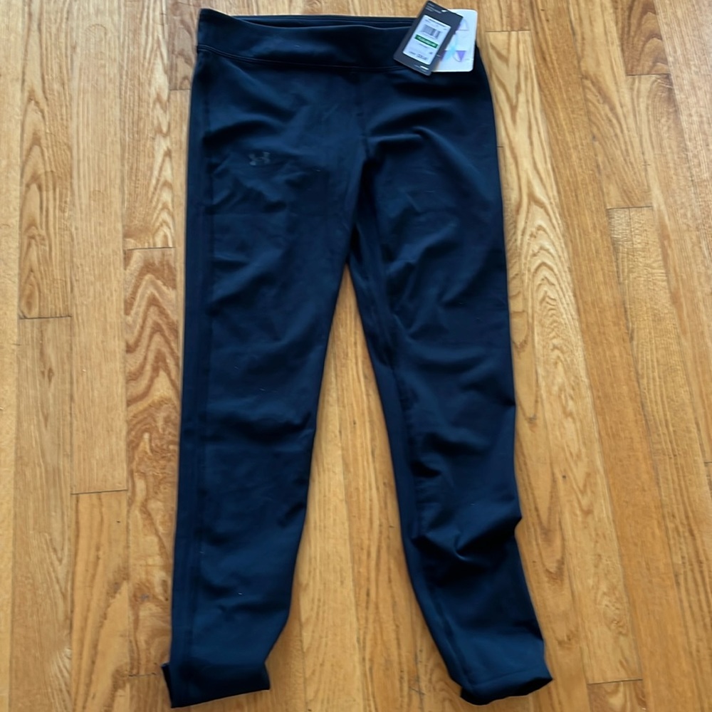 Under Armour black leggings